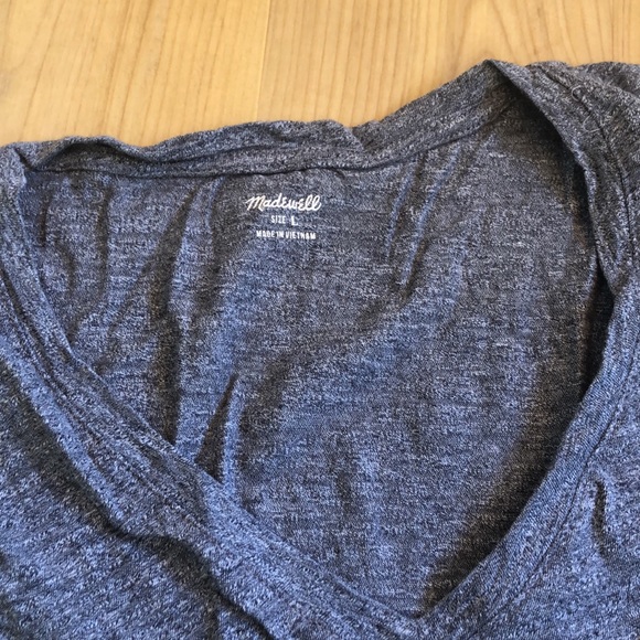 Madewell Whisper Cotton V-Neck Pocket Tee - Picture 4 of 7